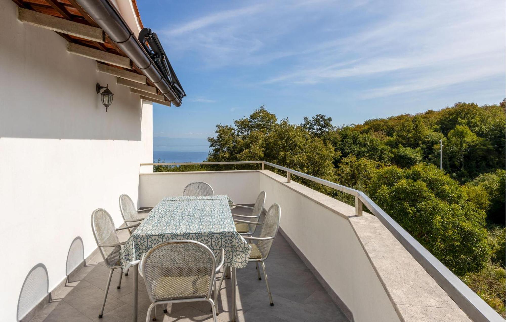 Lovely Apartment In Brsec With House Sea View Екстериор снимка